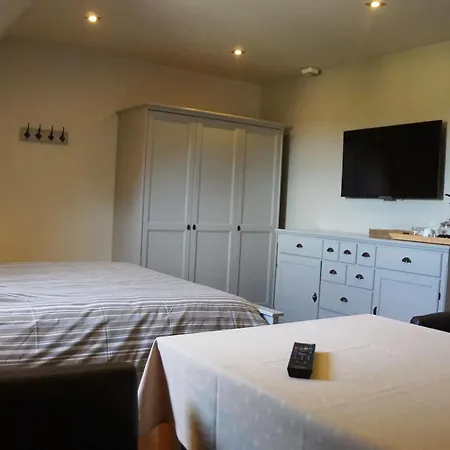 Bed and Breakfast The Beachhouse 2*