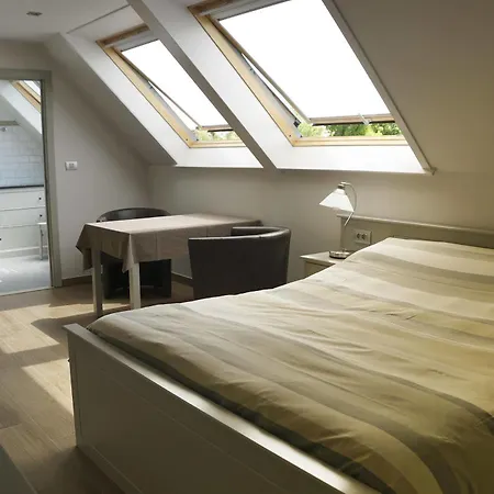 The Beachhouse Bed and Breakfast 2*