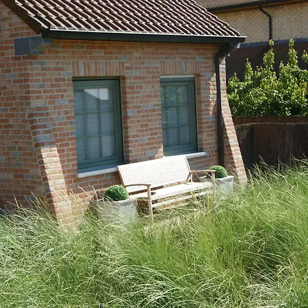 The Beachhouse Bed and Breakfast 2*